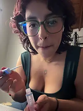 VictoriaAmelie online show from December 2, 2025, 6:08 am