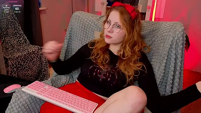 Sofi Dyss online show from November 27, 2025, 4:25 am