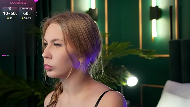 Snapshot of Rosa_Evans chatting on November 29, 2025, 4:32 pm Rosa Evans online show from November 29, 2025, 4:32 pm