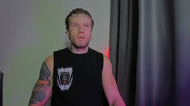 Snapshot of Huntall77 chatting on November 28, 2025, 1:25 pm Huntall77 online show from November 28, 2025, 1:25 pm