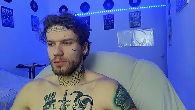 Huntall77 online show from December 15, 2025, 4:44 pm