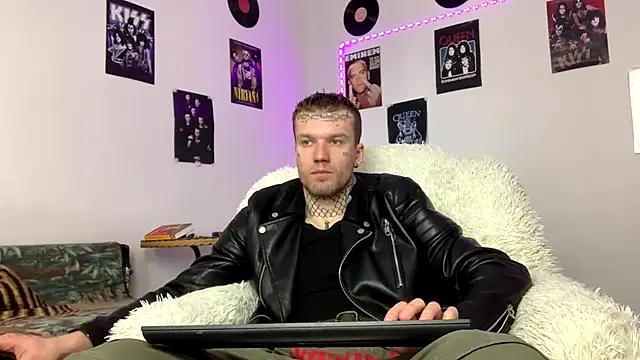 Huntall77 online show from March 11, 2026, 5:35 am