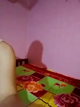 Cloud-wh online show from December 15, 2025, 3:22 am