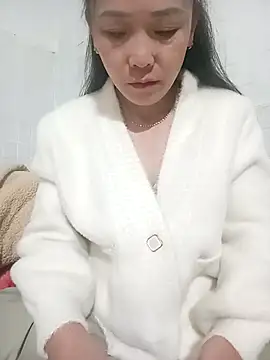 Feeling-hot online show from December 5, 2025, 9:00 pm