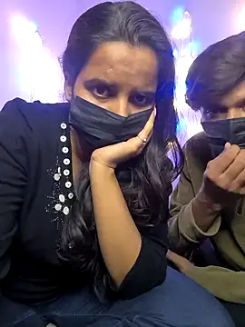 Snapshot of drakezone chatting on November 21, 2025, 3:44 pm drakezone online show from November 21, 2025, 3:44 pm