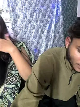 Snapshot of drakezone chatting on November 28, 2025, 4:42 pm drakezone online show from November 28, 2025, 4:42 pm