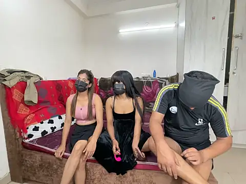 avnikaur online show from March 25, 2026, 8:09 am