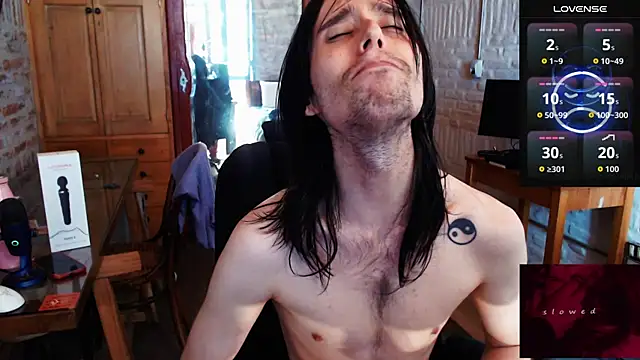 Snapshot of CaramelToy chatting on November 14, 2025, 4:06 pm CaramelToy online show from November 14, 2025, 4:06 pm