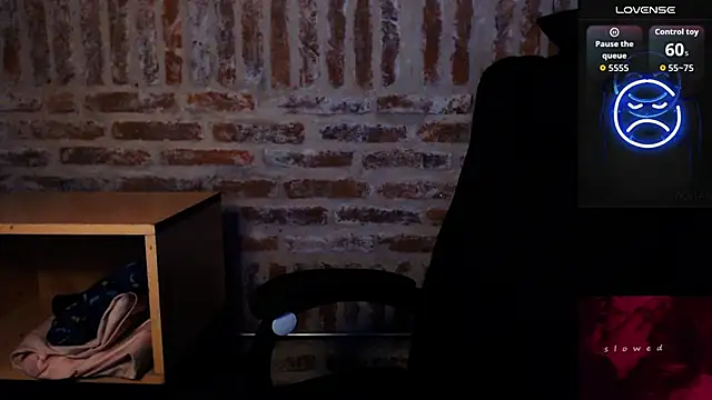 Snapshot of CaramelToy chatting on January 6, 2026, 5:38 pm CaramelToy online show from January 6, 2026, 5:38 pm