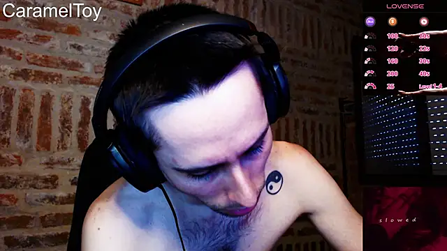 CaramelToy online show from February 19, 2026, 10:06 pm