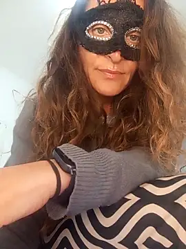 Giorgia13 online show from November 23, 2025, 5:13 pm