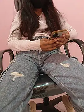 Snapshot of Iamyourdarling chatting on November 24, 2025, 5:51 am Iamyourdarling online show from November 24, 2025, 5:51 am