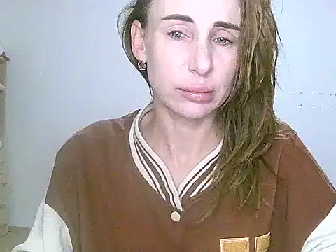 GlarysLoveres online show from November 16, 2025, 3:45 am