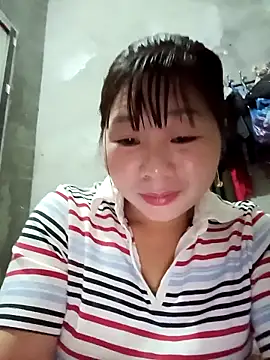 Snapshot of vangkt-cute chatting on February 4, 2026, 12:33 pm vangkt-cute online show from February 4, 2026, 12:33 pm