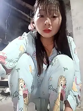 Snapshot of vangkt-cute chatting on February 15, 2026, 8:49 pm vangkt-cute online show from February 15, 2026, 8:49 pm