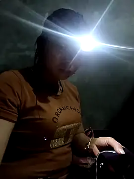 Snapshot of vangkt-cute chatting on February 23, 2026, 5:54 pm vangkt-cute online show from February 23, 2026, 5:54 pm