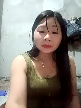 Snapshot of vangkt-cute chatting on May 3, 2026, 8:15 pm vangkt-cute online show from May 3, 2026, 8:15 pm