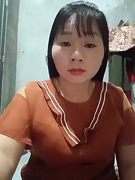 Snapshot of vangkt-cute chatting on May 13, 2026, 7:33 pm vangkt-cute online show from May 13, 2026, 7:33 pm