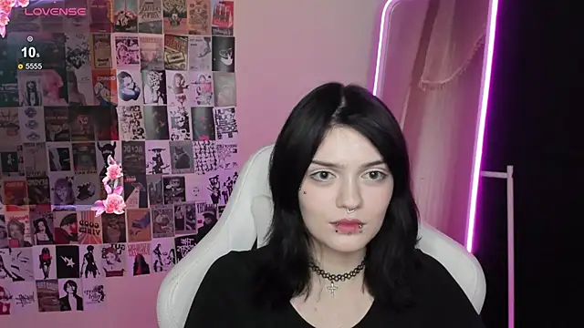 EmmaDarkk online show from November 14, 2025, 11:42 am