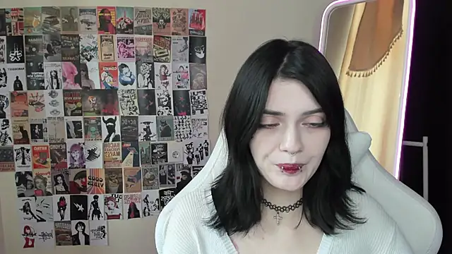 EmmaDarkk online show from November 15, 2025, 7:38 am