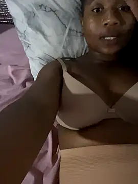 Berries  online show from November 14, 2025, 5:11 pm