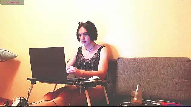 Snapshot of IrenModelTrans chatting on November 27, 2025, 5:15 pm IrenModelTrans online show from November 27, 2025, 5:15 pm