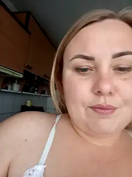 Moumy girl online show from November 17, 2025, 10:43 am