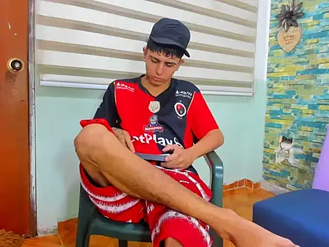 naughty boy Maicoll online show from November 16, 2025, 11:27 am