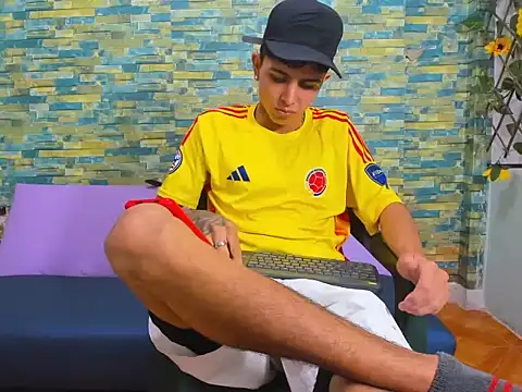 naughty boy Maicoll online show from November 25, 2025, 11:21 am