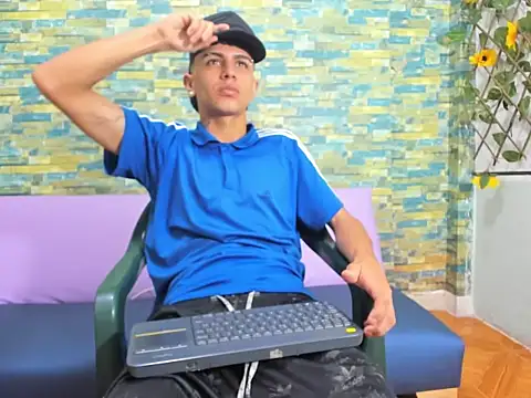 naughty boy Maicoll online show from November 26, 2025, 12:06 pm