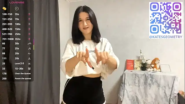 StacySanchez online show from November 29, 2025, 3:37 pm