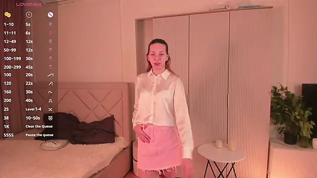 MerrileeFondren online show from November 26, 2025, 7:20 am