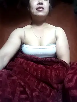 Snapshot of mi_ka_mi chatting on March 3, 2026, 1:39 pm mi ka mi online show from March 3, 2026, 1:39 pm