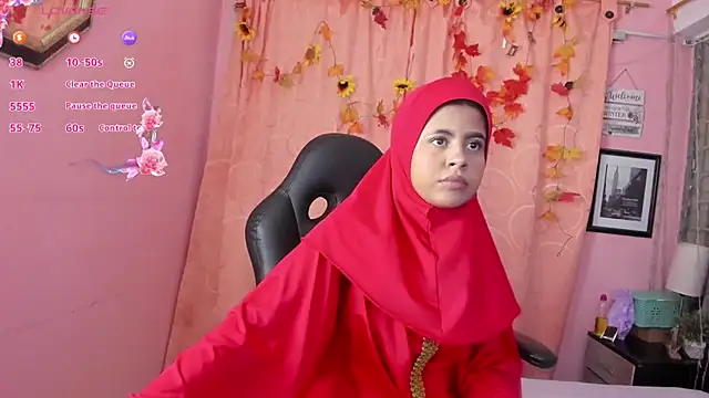 NaylaAbadi online show from November 20, 2025, 12:16 pm