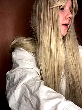 Scarlett Shadow online show from November 15, 2025, 7:21 pm