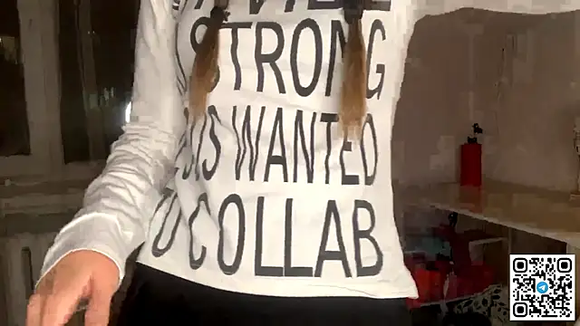 Snapshot of HoaPatton chatting on November 12, 2025, 11:10 am HoaPatton online show from November 12, 2025, 11:10 am