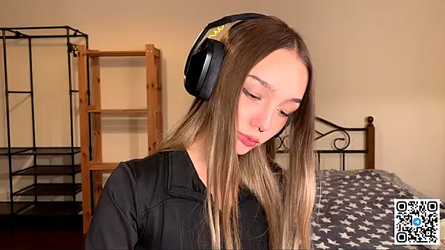 Snapshot of HoaPatton chatting on November 21, 2025, 11:09 am HoaPatton online show from November 21, 2025, 11:09 am