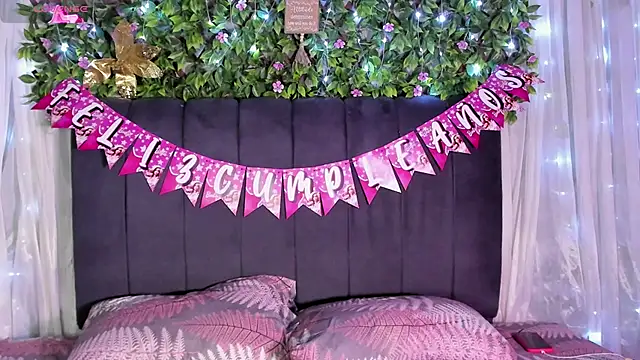 Snapshot of Evelin888 chatting on January 5, 2026, 9:51 pm Evelin888 online show from January 5, 2026, 9:51 pm