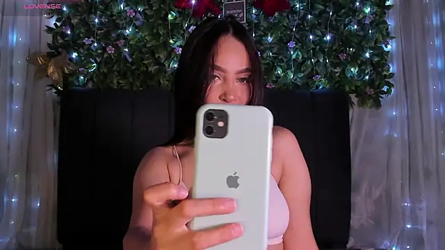 Snapshot of Evelin888 chatting on February 10, 2026, 3:27 pm Evelin888 online show from February 10, 2026, 3:27 pm