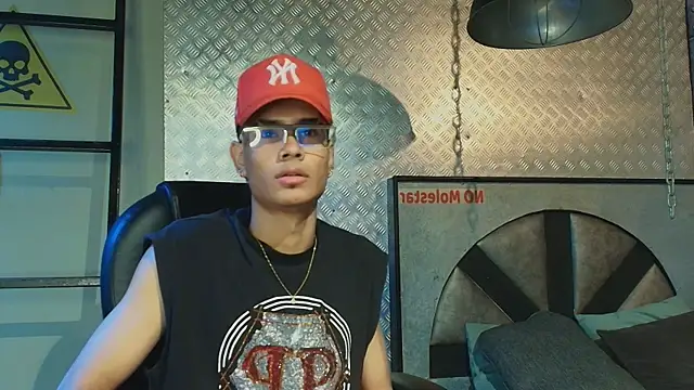 PeterSanders1 online show from November 21, 2025, 11:20 am