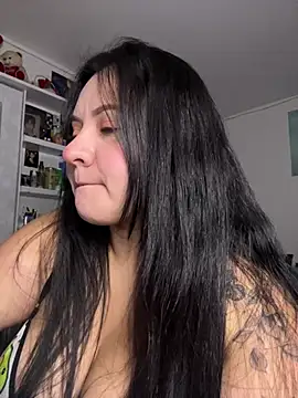 Snapshot of Just_danna chatting on June 6, 2026, 5:34 am Just danna online show from June 6, 2026, 5:34 am