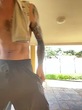 Snapshot of Lucasjandre chatting on November 17, 2025, 10:43 am Lucasjandre online show from November 17, 2025, 10:43 am