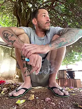 Snapshot of Lucasjandre chatting on November 18, 2025, 10:52 am Lucasjandre online show from November 18, 2025, 10:52 am