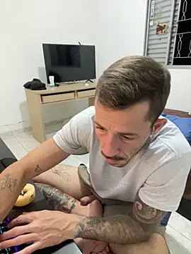 Snapshot of Lucasjandre chatting on November 23, 2025, 10:42 pm Lucasjandre online show from November 23, 2025, 10:42 pm