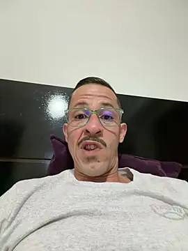Snapshot of Lucasjandre chatting on June 30, 2026, 8:32 pm Lucasjandre online show from June 30, 2026, 8:32 pm