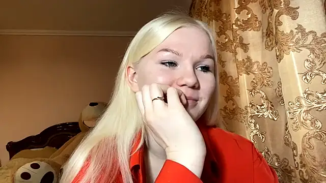 Snapshot of LynellMahe chatting on November 29, 2025, 9:45 am LynellMahe online show from November 29, 2025, 9:45 am