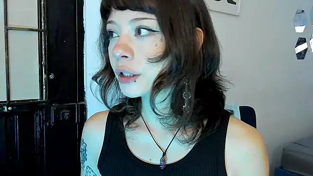 Snapshot of Anny-Bunny_ chatting on November 14, 2025, 11:02 pm Anny-Bunny online show from November 14, 2025, 11:02 pm