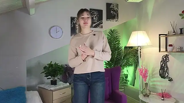 Snapshot of SharonEllis chatting on November 17, 2025, 7:14 am SharonEllis online show from November 17, 2025, 7:14 am