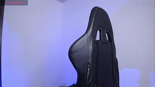 Snapshot of Millie_bobby chatting on December 2, 2025, 4:13 pm Millie bobby online show from December 2, 2025, 4:13 pm