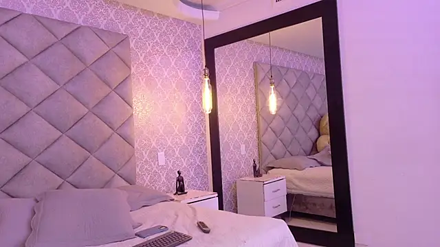 Snapshot of Ciara_Lawrence chatting on November 17, 2025, 8:03 pm Ciara Lawrence online show from November 17, 2025, 8:03 pm